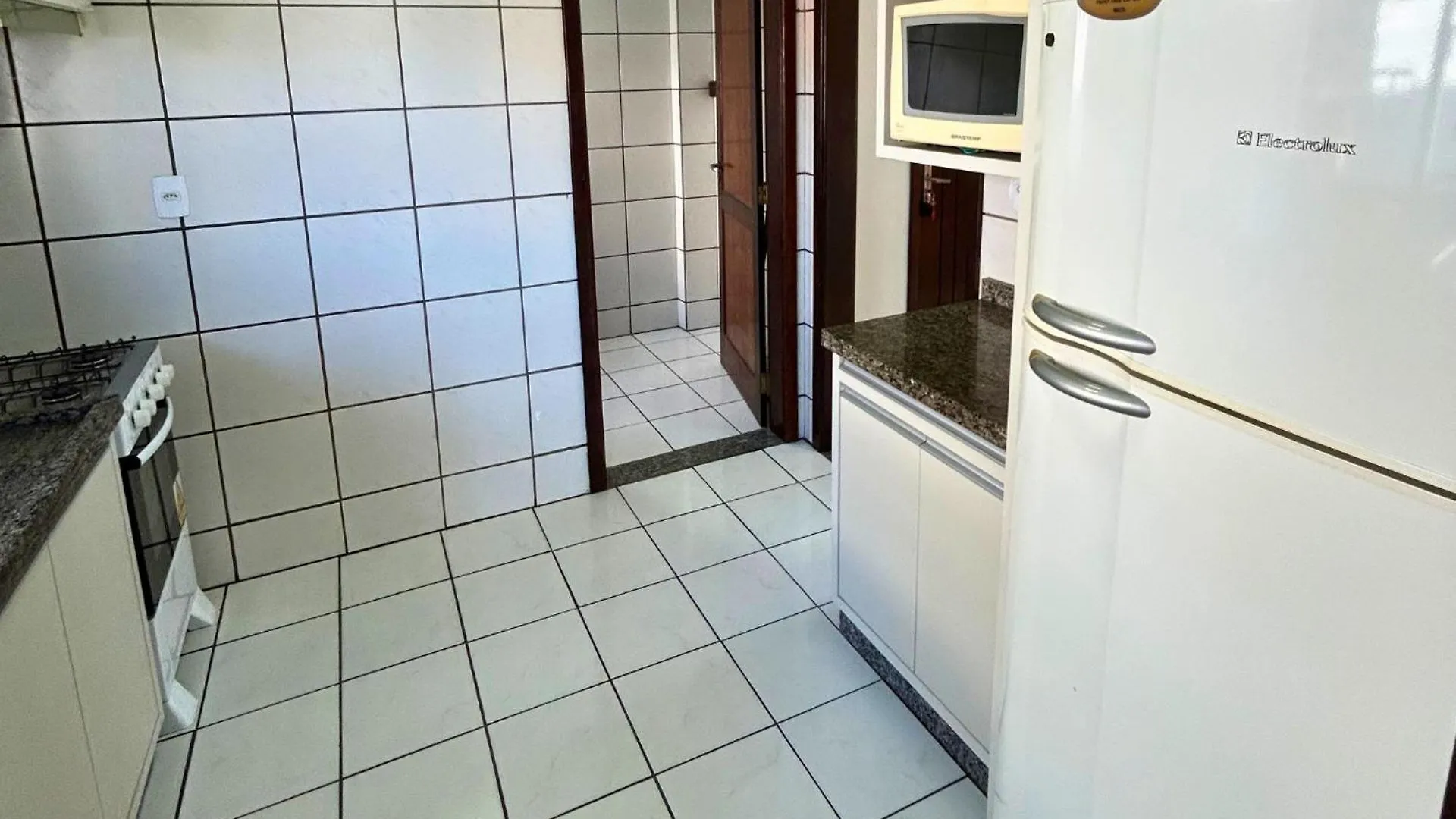 Apartamento Sobre A Avenida Principal Com Vista Mar Bombinhas 0*,  Brésil