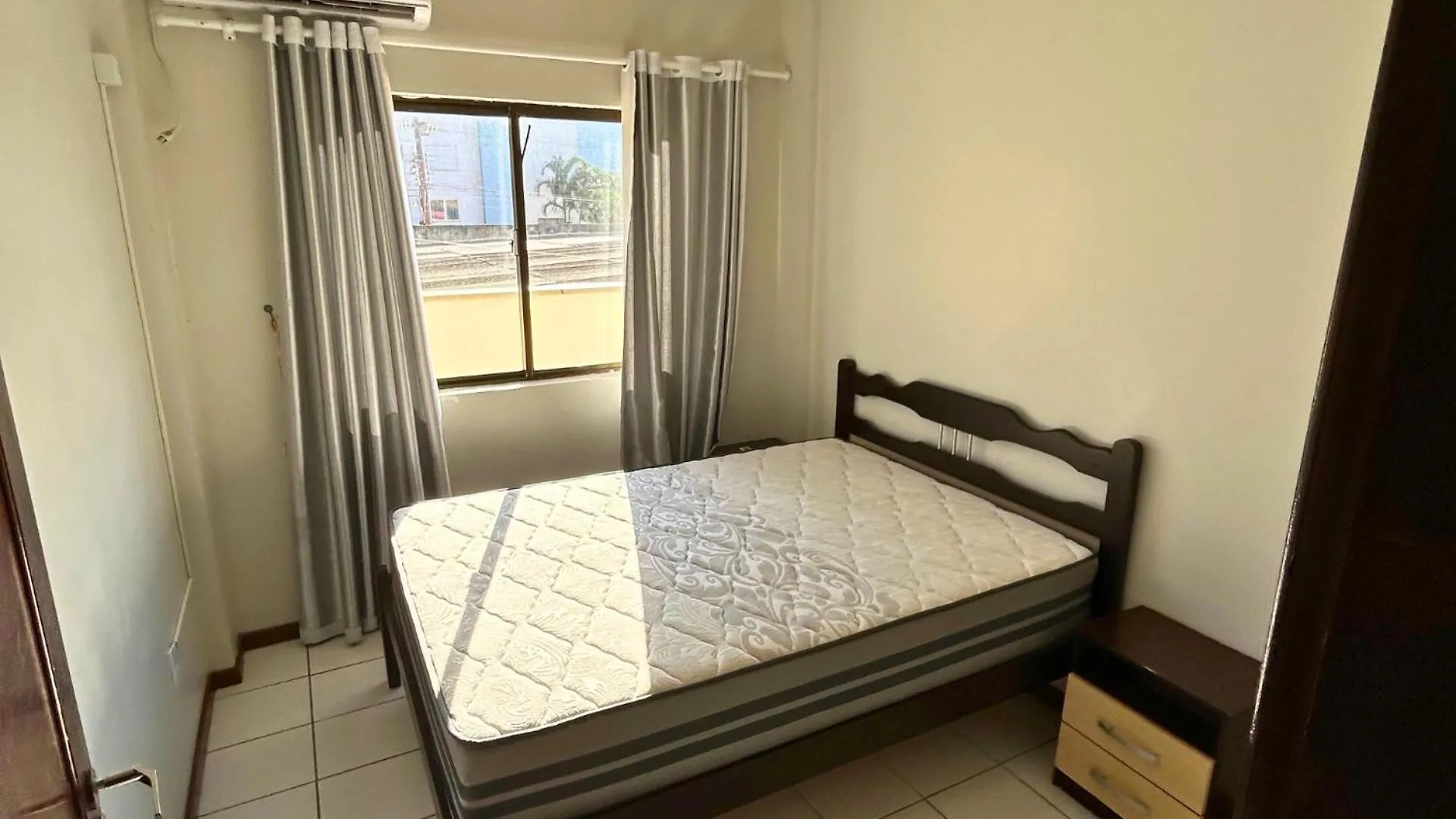 Apartamento Sobre A Avenida Principal Com Vista Mar Bombinhas